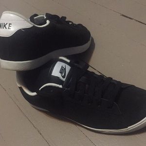 Worn once NIKE sneakers, black faux suede & white.